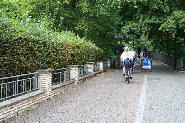 Brücke Fahrrad/Fußgänger